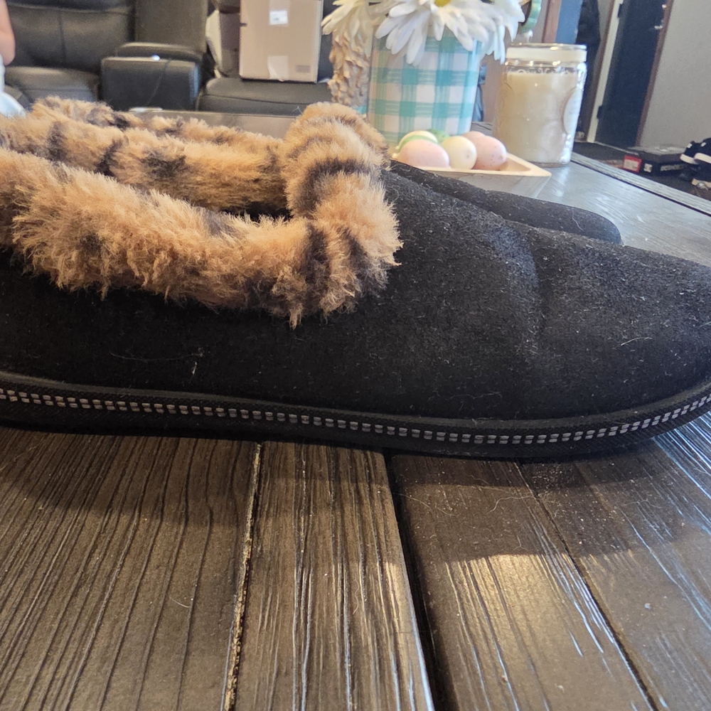 Skechers Black Faux Suede Slippers with Brown Faux Fur Trim